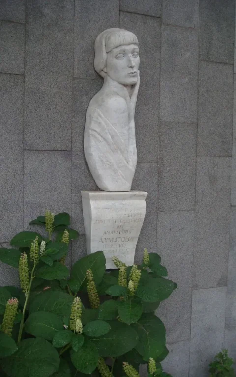 Смерть выдающейся поэтессы Анны Ахматовой