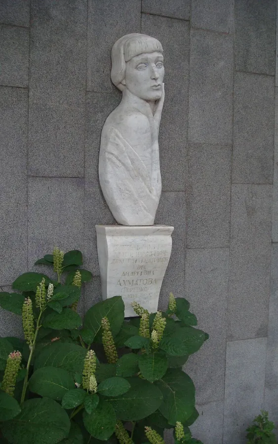 Смерть выдающейся поэтессы Анны Ахматовой