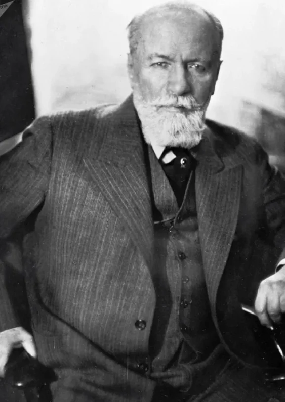 Прогулка с Владимиром НЕМИРОВИЧЕМ-ДАНЧЕНКО